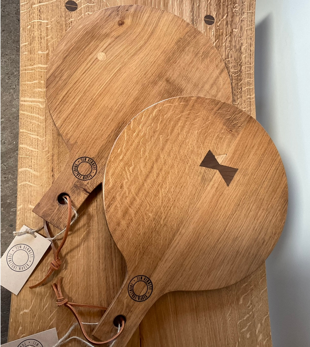 Circular oak chopping/ serving board